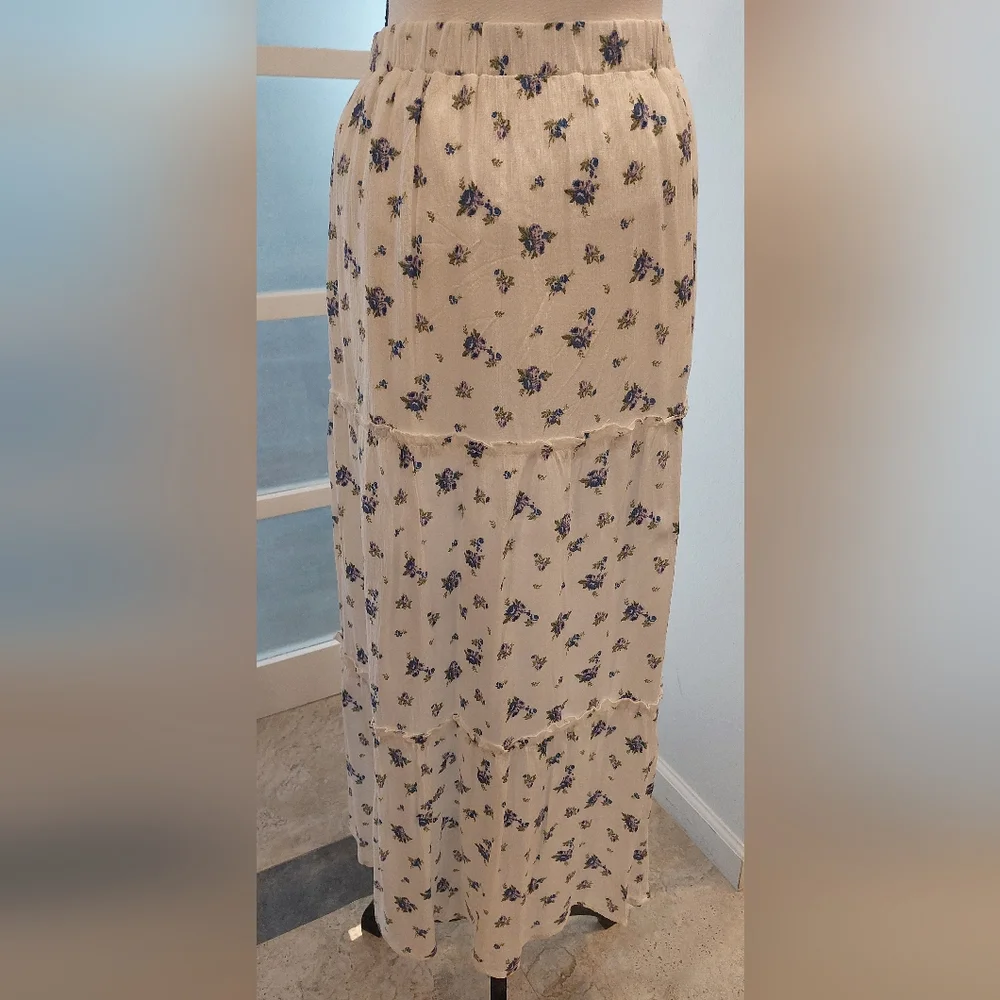 Love Tree White and Purple Floral A-Line Skirt - Picture 1 of 4